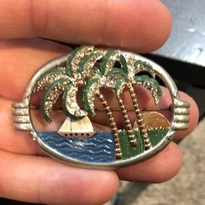 Tropical scene brooch